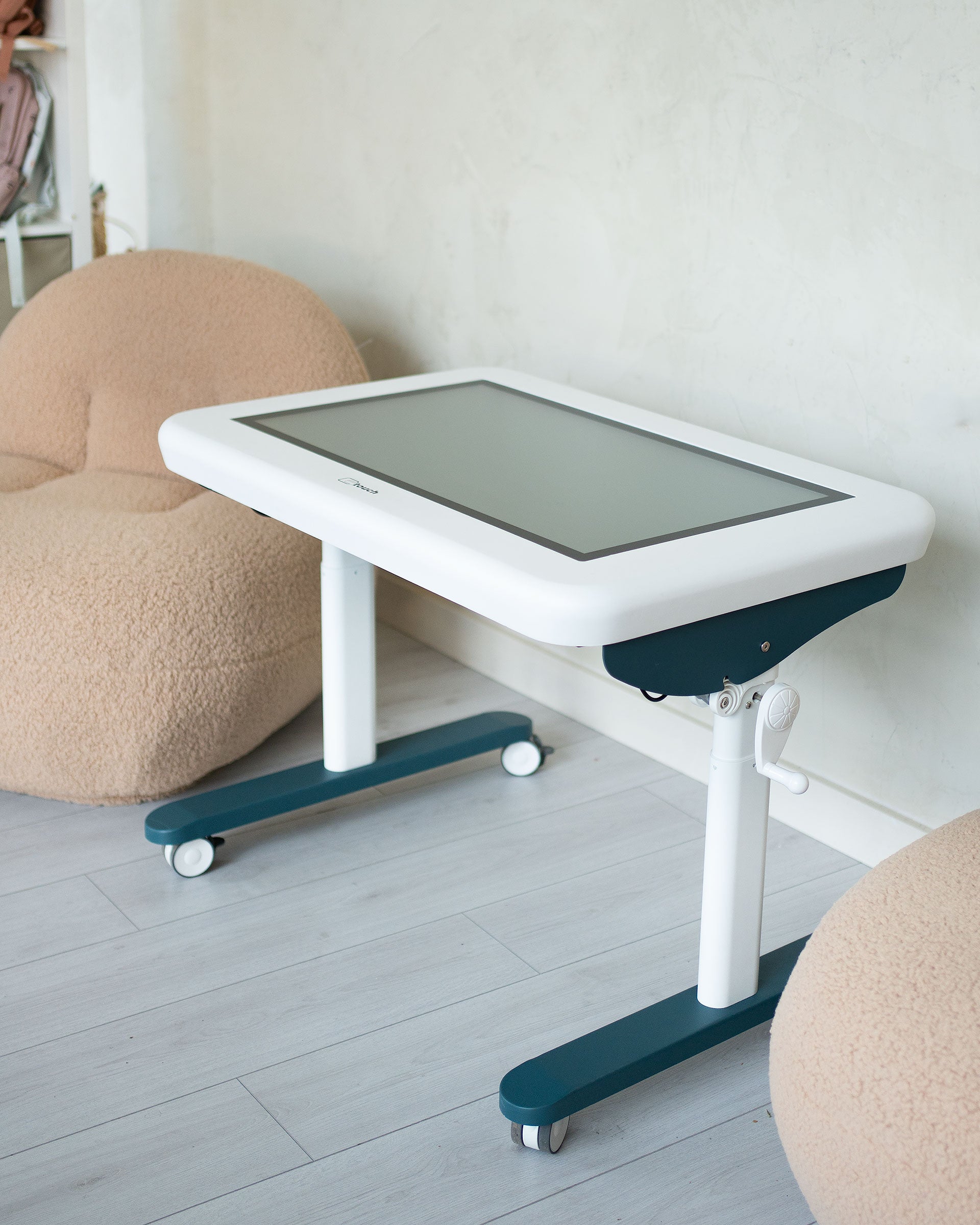 32" Mobile Interactive Table