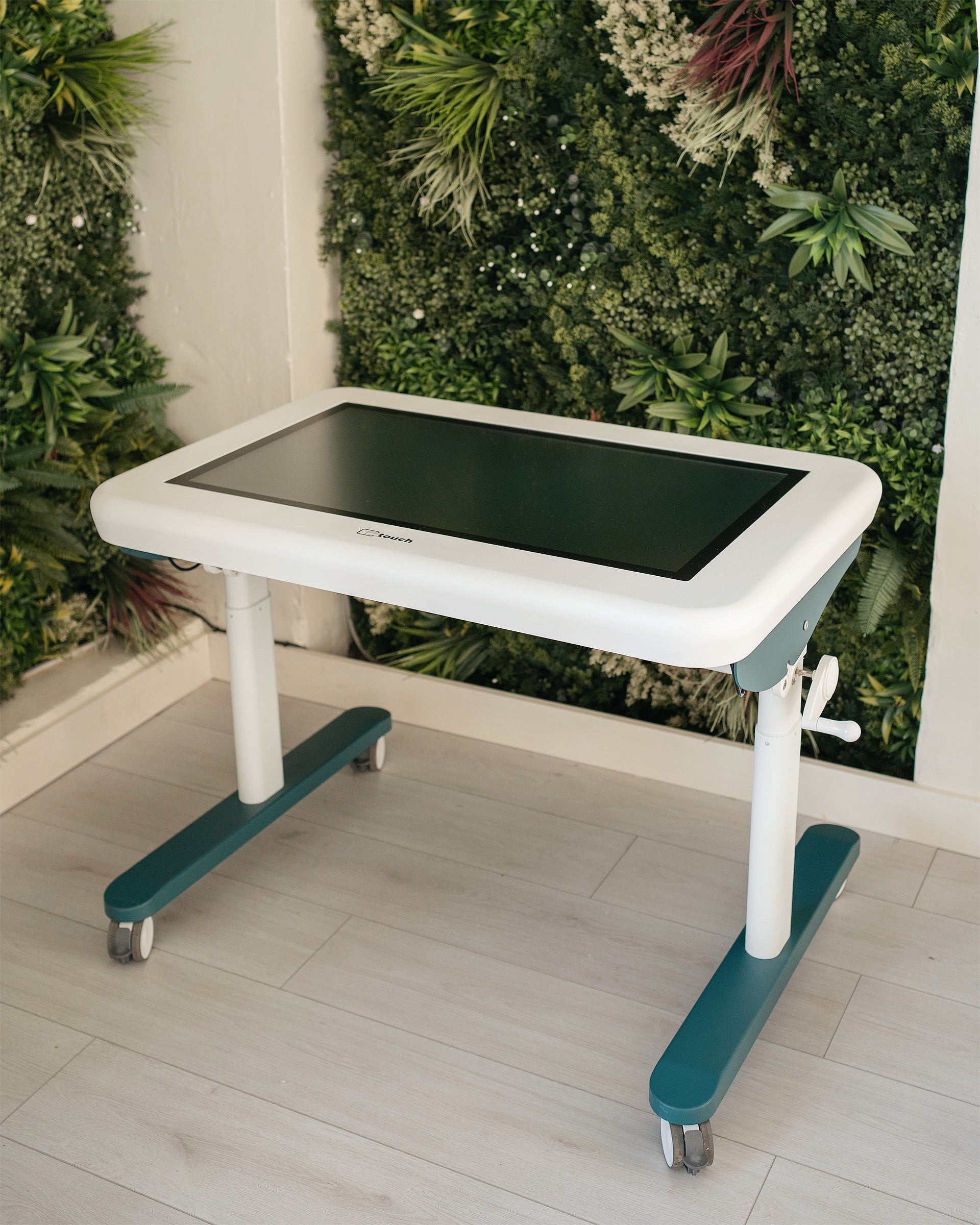 32" Mobile Interactive Table